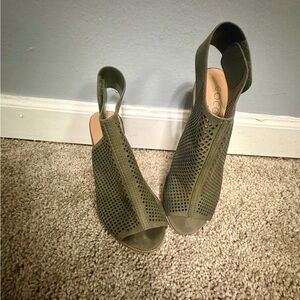 Coconuts by Matisse Olive Peep-Toe Heels